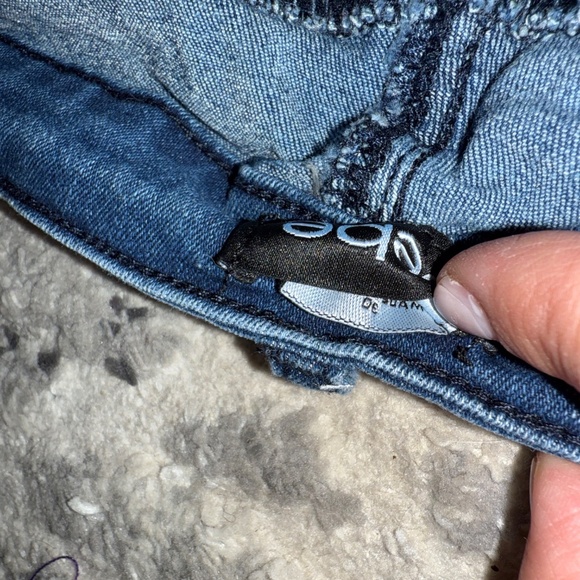 Bebe Bermuda Jean Shorts Size 30 Women Rolled Hem Stretch Comfy - Picture 5 of 8